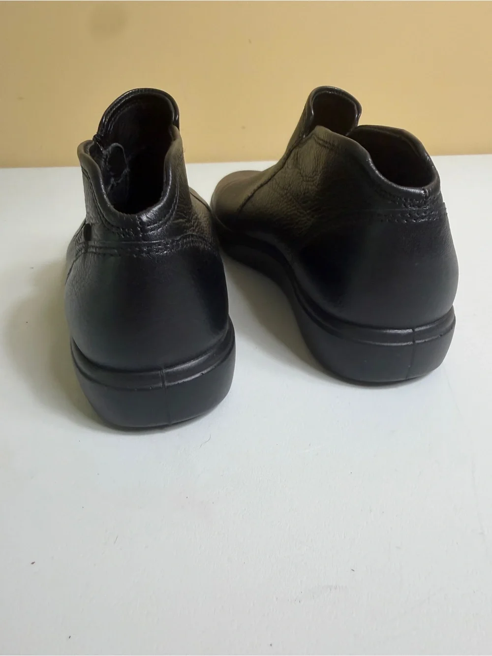 NWOT ECCO Women's Soft 7 Low Bootie – Black Leather Ankle Sneakers 9-9.5